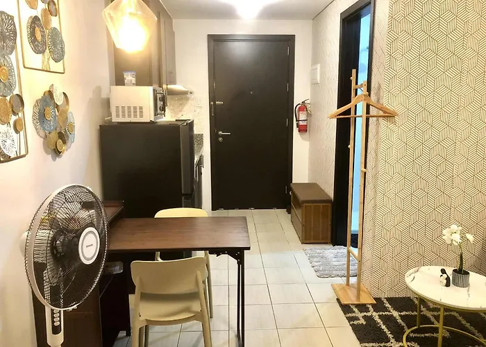 公寓式飯店 Cozy Staycation In Pioneer Woodland Mandaluyong