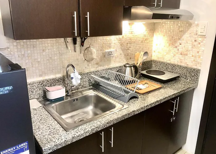 Cozy Staycation In Pioneer Woodland Mandaluyong 公寓式飯店 *